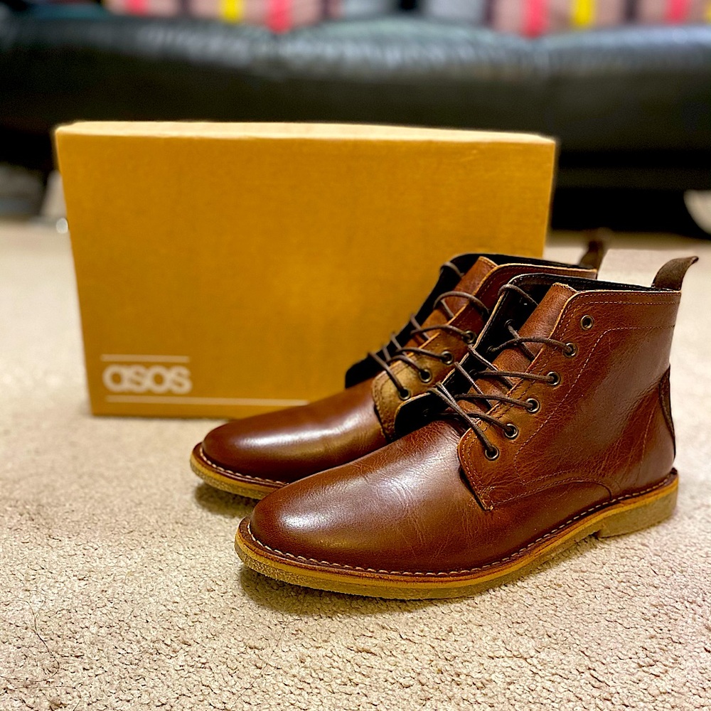 ASOS Wide Fit Desert Chukka Boots In Tan Leather